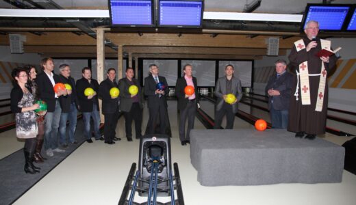 Strike Bowling Center Eröffnung Anfang Dez. 2011